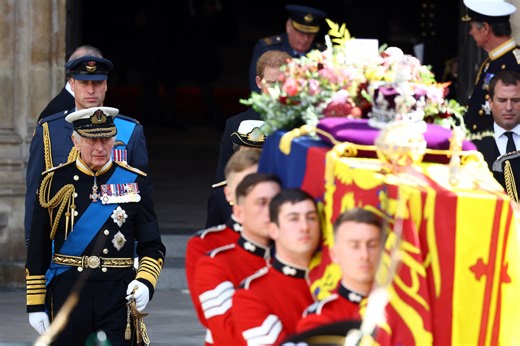 Body Language Expert Spotted King Charles and Prince William's 'Tiny Sign' of 'Self-Soothing' at Queen Elizabeth's Funeral