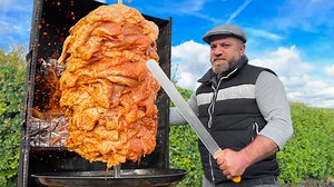 How a homemade doner kebab is built from scrap