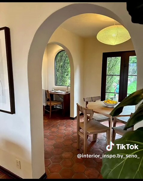 The warm, earthy tones and cozy interiors of Spanish homes can create a welcoming and comfortable atmosphere. Architectural details such as stucco walls , red tile roofs, arched doorways, and decorative wrought iron accents can be visually captivating and give a unique character to the home. Via @thejoseprats Follow @interior.inspo.by.seno for your daily dose of interior inspiration #interiordesigninspiration #interiorinspo #interiorstyle #interiordesign #interiordesigninspiration #interiorstyle