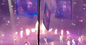 Falling screen hits 2 dancers on stage at Hong Kong concert