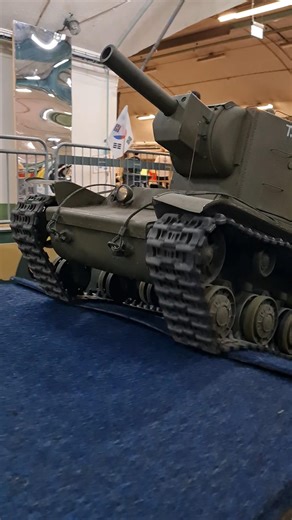 Hard to imagine that this huge 1/6 KV-2 is completely 3d-printed! Model made by ‎⁨@Hagbergscorner⁩