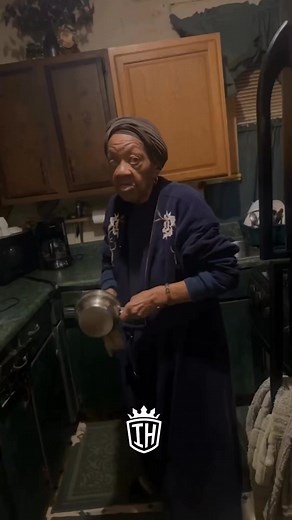 2.2K reactions · 587 shares | ITS SOME GOOD MENS OUT HERE 爛WE JUST TRYING TO ELEVATE AND RECIPROCATE | Senior Barrett | Facebook