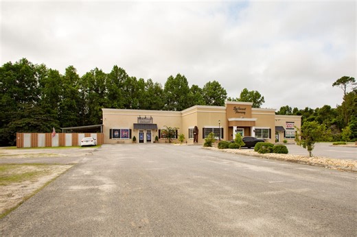 3005 US Highway 84, Blackshear, GA 31516 - Town Square Village Shopping Center | LoopNet