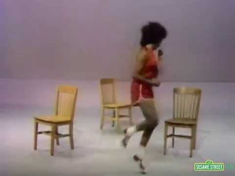 Classic Sesame Street - Speedy Maria Subtracts Chairs
