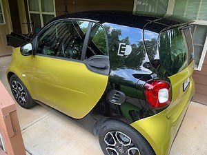 Wie installiere ich die Armlehne in einem Smart Fortwo?