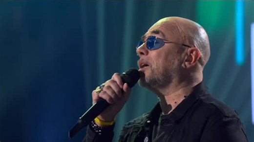 100% FANS - PASCAL OBISPO on Instagram: "Retour sur ce magnifique duo en hommage à Arno 🩷 Les yeux de ma mère interprété par @pascalobispo et Salvatore Adamo. Une interprétation à fleur de peau…🫶 En version intégrale sur 𝗢𝗯𝗶𝘀𝗽𝗼 𝗔𝗹𝗹 𝗔𝗰𝗰𝗲𝘀𝘀 🎶 Bon dimanche à tous 🌹🎧 #pascalobispo #salvatoreadamo #arno #lesyeuxdemamere #duo #hommage #obispoallaccess #musique #émotion #live"