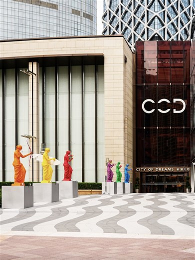 📢#CityOfDreamsMacau proudly presents the unveiling of #BEAUTYANDGESTURE, one of the dual exhibition by French contemporary artist @laurentperbos.​ 🤝The Venus de Milo, a symbol of love and beauty, meets the Olympic spirit. Her missing arms are reimagined as symbols of resilience, drive and self-transcendence, embodying “freedom, equality and fraternity”. Experience this powerful intersection of art and athleticism via Link in Bio at City of Dreams Macau.​ 🗓️Exhibition till November 26 (Free En