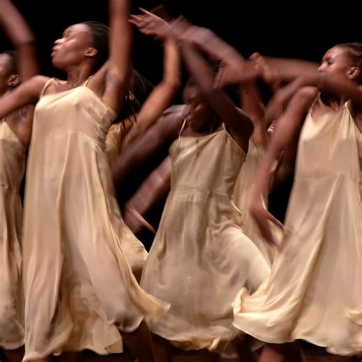 Christmas has come early! 'Dancing at Dusk, a moment with Pina Bausch’s The Rite of Spring' free to view. Available exclusively on our Digital Stage until 5 Jan 2024: https://sadl.rs/3kylZPj | Sadler's Wells