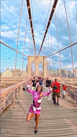 🌉 Walking the Iconic Brooklyn Bridge | NYC Bucket List