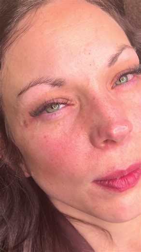 ✨ Hybrid Lashes ✨ The perfect mix of classic volume for a soft, fluffy, textured look 🤍 Using Dolce Doll & Tatti Lashes to create this beautiful hybrid set. My first set in quite some time, and I’m absolutely loving how fluffy and full they turned out 😍 Hybrid lashes are ideal if you want: • More fullness than classics • A lighter, softer look than full volume • A wispy, effortless finish ✨ Natural glam with a little extra ✨ #HybridLashes #FluffyLashes #WispyLashes #LashArtist #LashLove