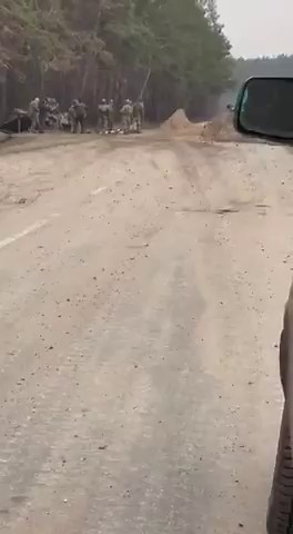 Russian tank firing into a group of Ukrainian soldiers at close range after Ukrainians mistook it for one of their ownOld Footage