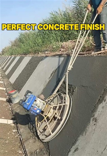 Perfect concrete floor finishing with hand power trowel #concretetrowel #powertrowel #walkbehindtrowel #concretefinishing #concretework