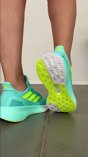 Sentí la energía en cada paso con las Adidas Pureboost 5 🩵