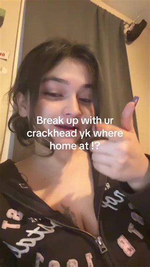 Shea Shea 💋🖤 (@shea.datbaddie)’s video of cracking at home