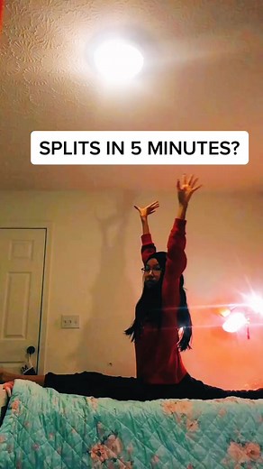how to do the splits in 5 minutes! duet this if it worked! #fyp #splits#splitshack#splitsin5minutes#flexiblity#voiceover #stayhomestaystrong#foryou