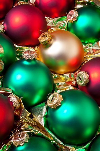 Here's the Real Meaning Behind the Most Popular Christmas Colors