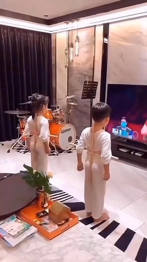 1.7M views · 6.3K reactions | Prevent Humpback, Relieve Back Pain! Build a perfect figure！Improve the hunchback, your bones are healthier, you will become more confident！ Get this stick in my comments.  . #backpainrelief #ressurex #satisfying #neckpain #neckmassage #neckpains #neckpainrelief #neckpainsucks #backpain | Taichi Guide | Facebook