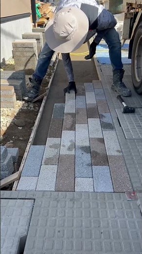 【外構】インターロッキング施工の様子 #tiles #タイル #タイル職人