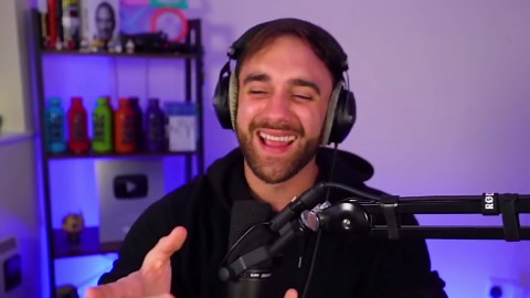 Reacting to IShowSpeed's wildest football fails! Bingo challenge 😂⚽