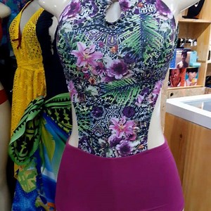 64K views · 4.2K reactions | @modapraiabronzedomar Destaque de Hoje saida de praia r$15 no atacado Só aqui 85 996764916 https://api.whatsapp.com/send?phone=5585996764916&text=Vimpelafeirinhadamadrugada1 Buraco da Gia Fortaleza Galeria bambu Rua São José 84 #biquinis #modapraia #roupasnoatacado #feiradamadrugada #buracodagia | Feirao da Aninha | Facebook