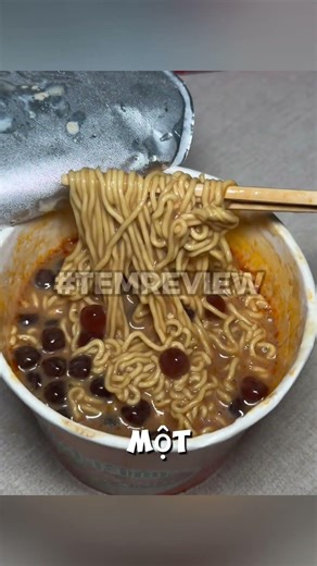 Thử thách vị giác: Mì tôm "mix" Trà sữa trân châu #memevietnam #meme #funny #haihuoc