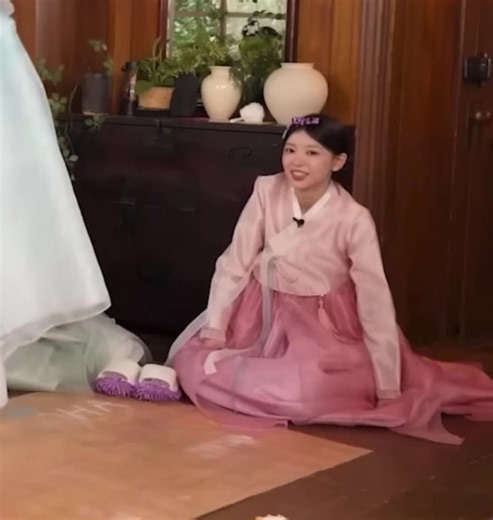 as if dancing to Jellyous was gonna make it easier 😭😭 | #illit #yunah #fyp #foryou #foru