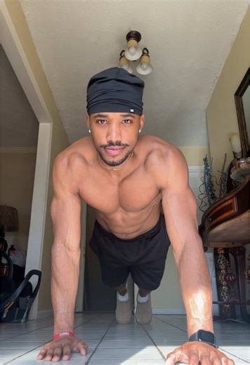 Caleb (@calebbb.j)’s video of Push Ups For Beginners