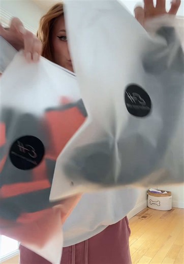 Unbox shiny fashion with me!