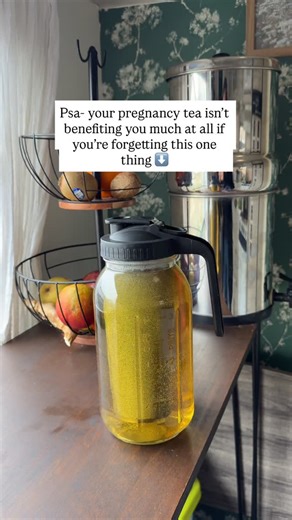 Brooklyn | Sovereign Birth Doula Services on Instagram: "A good quality pregnancy tea (such as NOA or NORA- nettle, oatstraw, red raspberry leaf, and alfalfa) can be a medicinal elixir in a cup… if prepared correctly! But the one MISTAKE that so many people make is… 🥁🥁🥁 TOO LITTLE STEEP TIME! Herbal tea is really an herbal infusion, and infusion takes time. Minerals, deep nutrients and compounds don’t release everything quickly. ⏰ 10 minutes: light aroma/surface compounds ⏰ 4 hours: early min