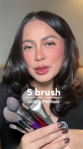 5 Alat Makeup Wajib: Concealer dan Blending Brush