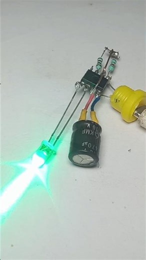 How To Make A Blinking Led Circuit #diy #homemade #shorts