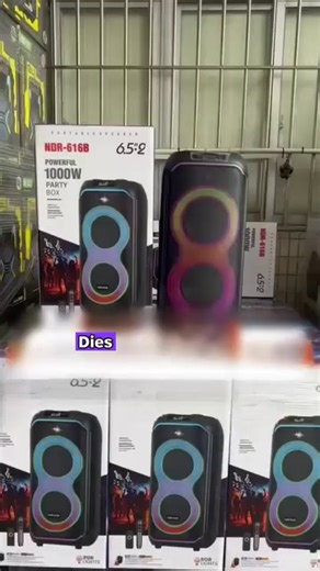 Langweilige Abende? Stille Partys? Das war gestern! 🥳 ﻿ Sag Hallo zum "Bass-Beben" Bluetooth-Lautsprecher – die ultimative Maschine für unglaublichen Sound und maximalen Spaß! ﻿ Warum jeder diesen Lautsprecher liebt: ﻿ ✅ INKLUSIVE GRATIS-MIKROFON: Ja, Sie haben richtig gehört! Starten Sie Ihre eigene Karaoke-Nacht, wann immer Sie wollen. Perfekt für Geburtstage, Grillpartys oder einfach nur zum Lachen mit Freunden! ﻿ ✅ BASS, DER DURCH DEN MAGEN GEHT: Spüren Sie jeden einzelnen Beat! Unser Subwo