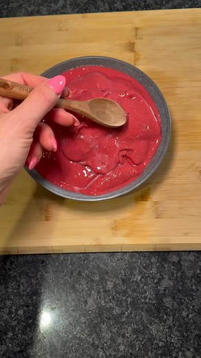 What 10 Years As A Stanford Health Expert Has Taught Me About Weight Loss 👩‍🎓 Most people think losing weight is about cutting carbs, eating in a calorie deficit and tracking macros. ❌ But that is NOT the easiest way to lose weight, and can actually backfire, telling your body to store fat especially for women over 50. 😱 The easiest and most sustainable way to lose weight if you're a woman over the age of 50 is to fix your Hunger and Fat-Burning Hormones. 🔥 ❇️ Leptin is your fullness hormone