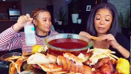 Seafood boil mukbang