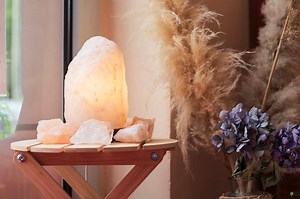 How to Clean a Himalayan Salt Lamp (Plus Everyday Care Tips) | LoveToKnow
