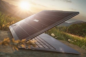 Lenovo dévoile le « Yoga Solar », un étonnant PC portable équipé d'un panneau solaire