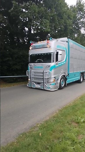Incroyable Scania bétaillère passion transport Maillard