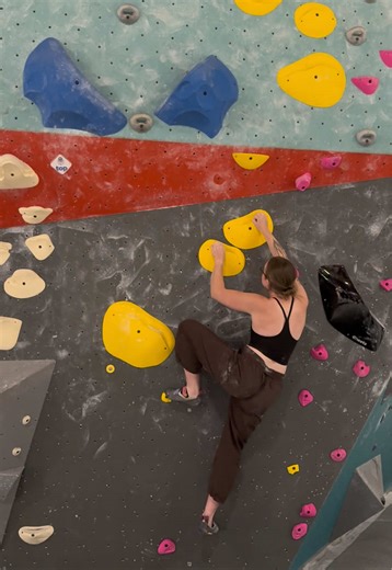 Wasn’t gonna post this cause it’s just a v3 but who even cares? #climb #boulder #climblikeagirl #climber