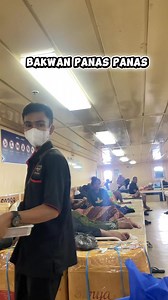 469K views · 10K reactions | Pkknya namanya di dalam kapal ini jualan apa saja lewat, yg seng bsa tahang2 hati maka domp3t kosong haha #jualan #pelni #kapallaut #pedagang | Nur Ainy Lewenussa | Facebook