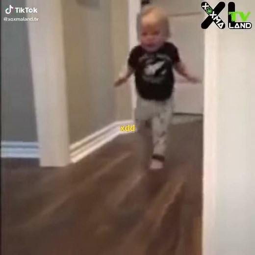 Cute baby Getting Scared #Meme