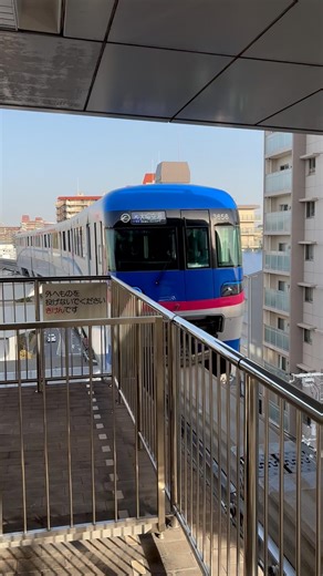 大阪モノレール3000形3156f普通大阪空港行きが山田駅に到着するシーン！ #鉄道 #電車 #モノレール #大阪モノレール #普通列車 #到着シーン