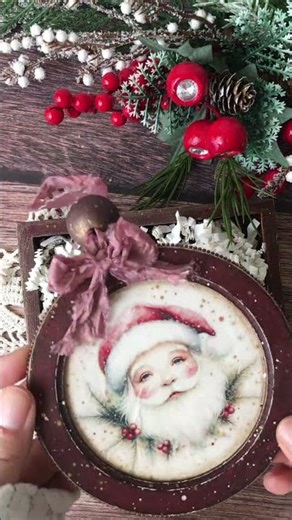 Vintage Santa Ornament – Christmas Decoupage Inspiration 🎁✨