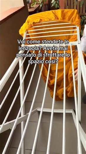Voi come stendete le lenzuola? Avete mai pensato di sfruttare lo spazio così?