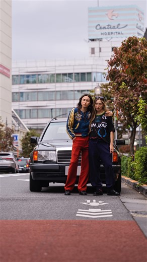 Sold. 成約済みです。 Mercedes Benz E320 4MATIC Wagon 大変希少な4駆のW124のご紹介です。 和訳は英語のあとに続きます。 Some people call the 124 the last Mercedes. This is because you can feel that everything has been carefully and firmly built, and that it comes from a time before the current era of cuts on costs. Even today, the ride quality is excellent and it doesn’t feel old at all. Its comfort is also one of the reasons why it has been loved for a long time. If you recline the back seat down towards the luggage space, adults ca