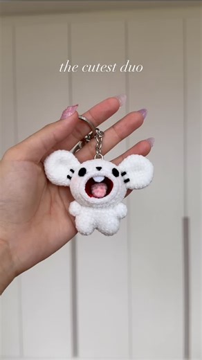 ducky ༊*·˚ on Instagram: "yapper + listener 🤍🤍 pattern by me @duckymakes_ #amigurumi #handmade #crochet #crochetamigurumi #maushold #pokemon"