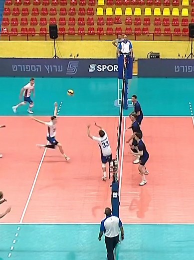 UNBELEIVABLE SAVE!!! 😮🤯🤯 #sportstiktok #europeanvolleyball #volleyball
