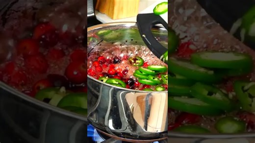 Jalapeño cranberry sauce #thanksgiving #christmas #cranberries #recipe