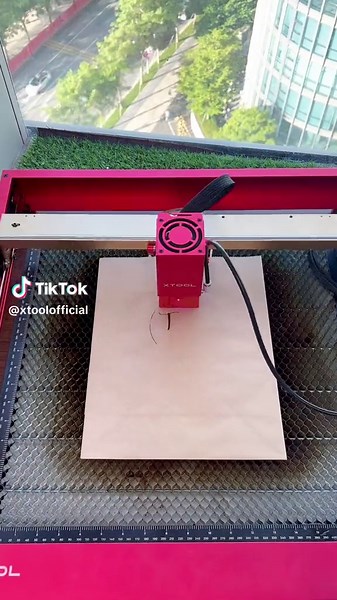 Elevate your #smallbusiness with effortless style! Making #exclusive #kraftpaperbags with #xtoold1pro #xtool #laserengraving #packagingideas