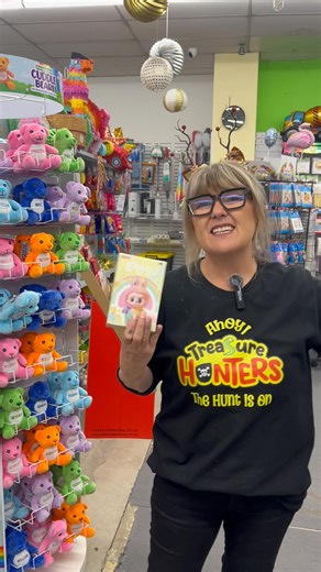 Stocking filler ideas that bring BIG smiles 🎄✨ Little treasures, fun surprises, and affordable goodies perfect for filling those Christmas stockings without breaking the bank 🏦 #StockingFillers #ChristmasIdeas #LittleGiftsBigSmiles #XmasMustHaves #GiftInspo #AffordableGifts #ChristmasShopping #TreasureHuntersColac #ShopLocal 🎅🎁 | Treasure Hunters Colac