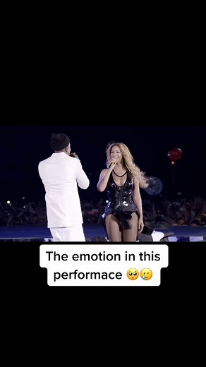 You can see the tears in Beys eyes 🥺🥺 #beyonce #beyoncé #jayz #foreveryoung #live #otr